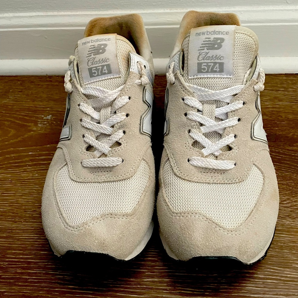 New Balance 574 Trainers (size 9W)